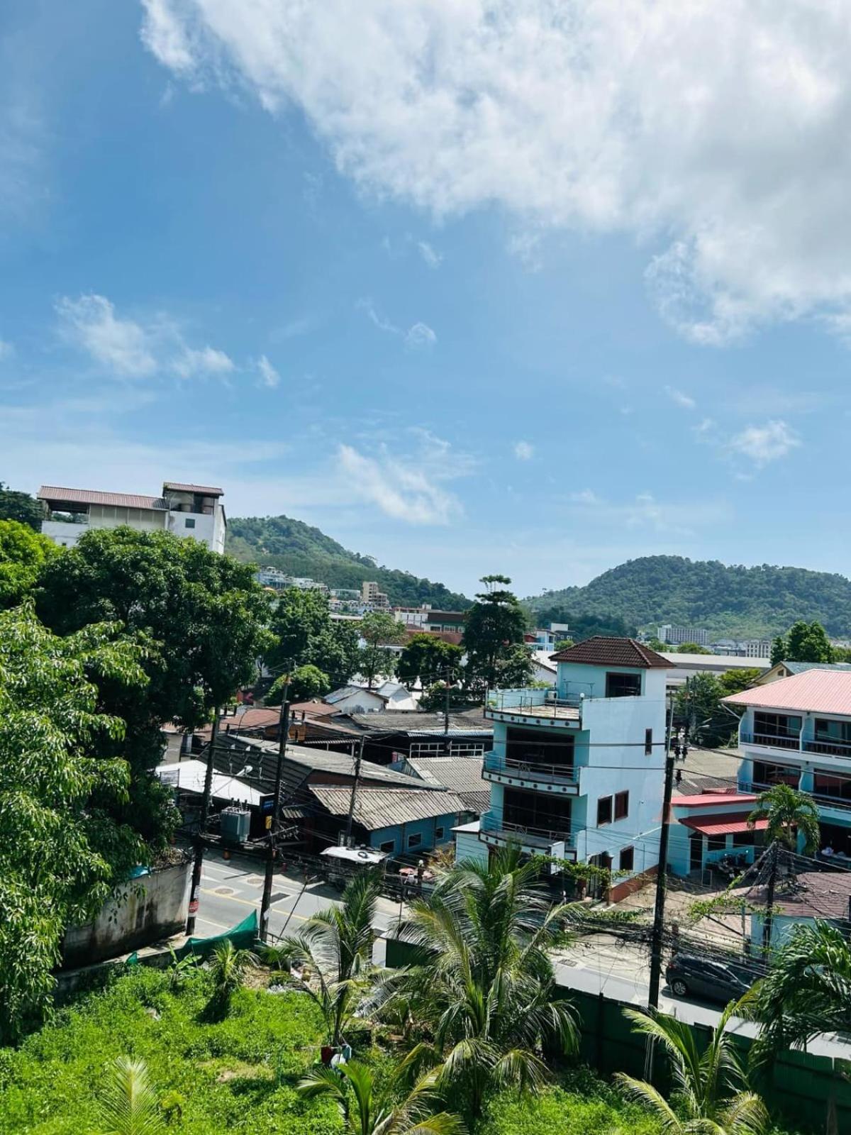 Royal Waves Hotel Patong Exterior foto